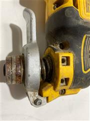 DEWALT MULTI-TOOL DCS356 WITH DCB201 BATTERY